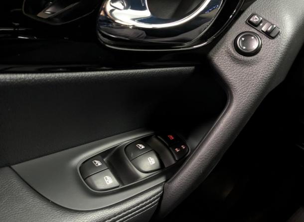 Nissan Qashqai II Рестайлинг с пробегом 2021 года, цена 2 350 000 рублей, 80454 км, внедорожник, Автокод Объявления