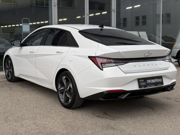 Hyundai Elantra VII (CN7) с пробегом 2022 года, цена 1 999 000 рублей, 90000 км, седан, Автокод Объявления