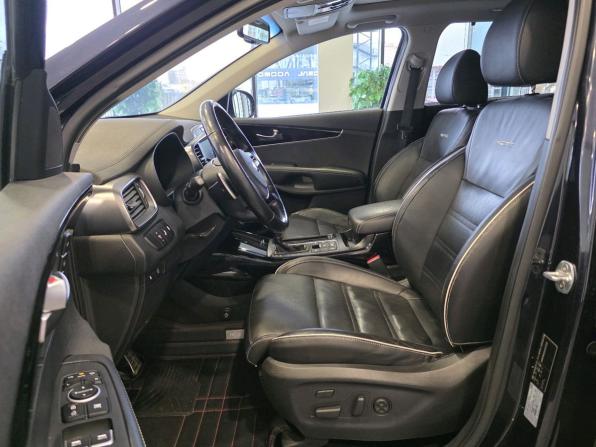 Kia Sorento III Prime Рестайлинг с пробегом 2018 года, цена 3 300 000 рублей, 192263 км, внедорожник, Автокод Объявления