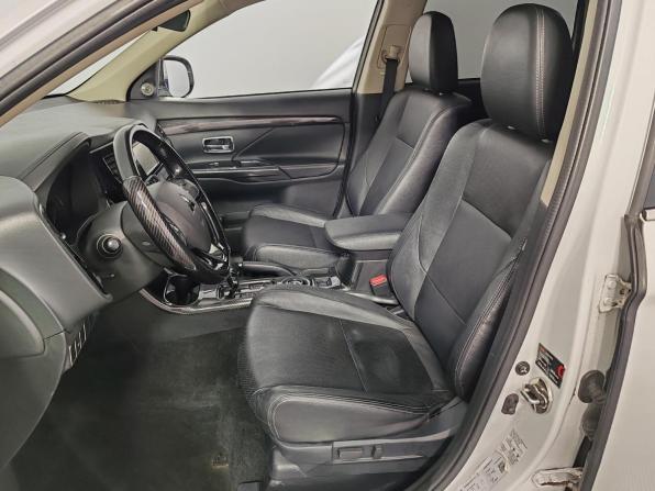 Mitsubishi Outlander III Рестайлинг 2 с пробегом 2016 года, цена 1 599 000 рублей, 137420 км, внедорожник, Автокод Объявления
