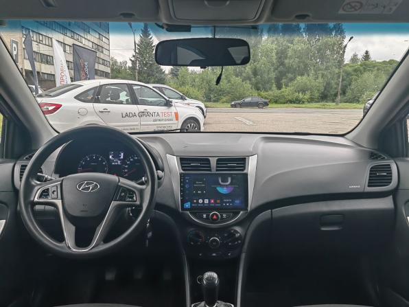 Hyundai Solaris I Рестайлинг с пробегом 2015 года, цена 590 000 рублей, 267073 км, седан, Автокод Объявления