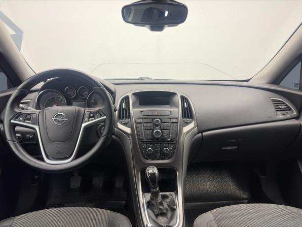 Opel Astra J с пробегом 2011 года, цена 699 000 рублей, 108931 км, хэтчбек, Автокод Объявления