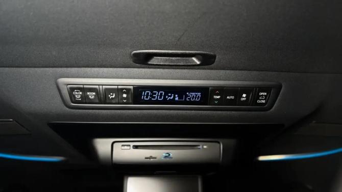 Toyota Alphard III с пробегом 2015 года, цена 3 250 000 рублей, 376772 км, минивэн, Автокод Объявления