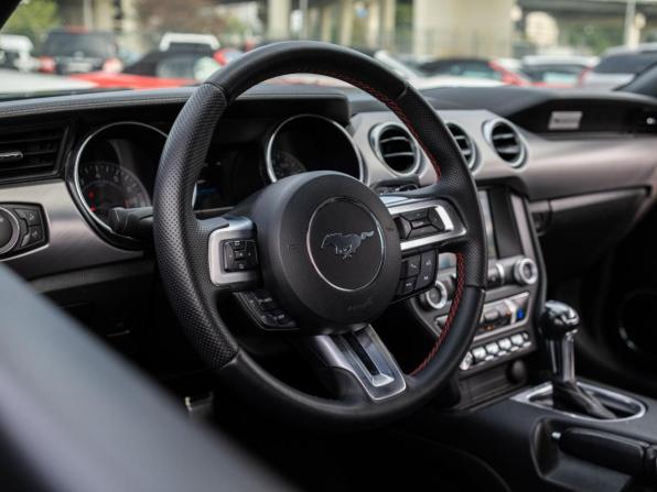 Ford Mustang VI Рестайлинг с пробегом 2019 года, цена 2 949 000 рублей, 163113 км, кабриолет, Автокод Объявления