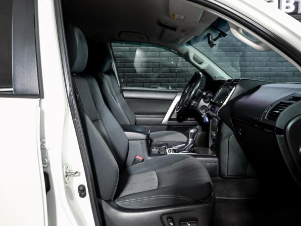 Toyota Land Cruiser Prado 150 Series Рестайлинг 3 с пробегом 2022 года, цена 4 895 000 рублей, 99261 км, внедорожник, Автокод Объявления