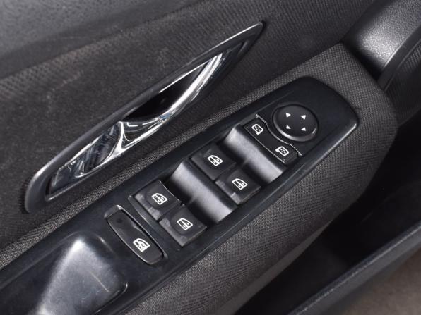 Renault Megane III Рестайлинг с пробегом 2014 года, цена 435 995 рублей, 210328 км, хэтчбек, Автокод Объявления