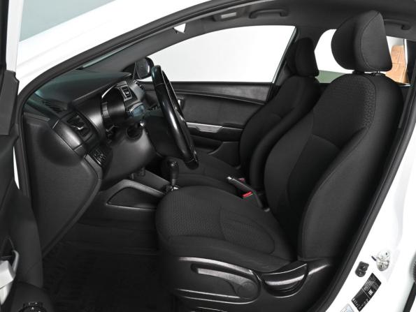 Kia Rio III Рестайлинг с пробегом 2015 года, цена 1 159 000 рублей, 72159 км, хэтчбек, Автокод Объявления