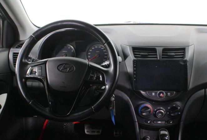 Hyundai Solaris I Рестайлинг с пробегом 2015 года, цена 950 000 рублей, 92156 км, хэтчбек, Автокод Объявления