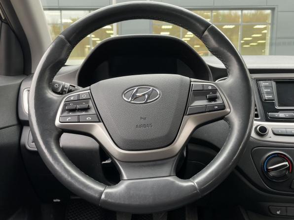 Hyundai Solaris II с пробегом 2018 года, цена 1 275 000 рублей, 125350 км, седан, Автокод Объявления