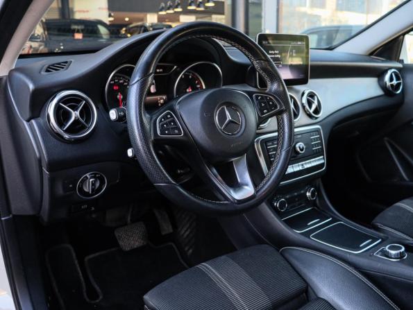 Mercedes-Benz GLA I (X156) Рестайлинг с пробегом 2017 года, цена 2 390 000 рублей, 67000 км, внедорожник, Автокод Объявления