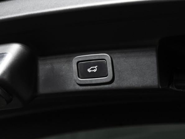 Jaguar F-Pace I с пробегом 2019 года, цена 2 849 700 рублей, 143404 км, внедорожник, Автокод Объявления