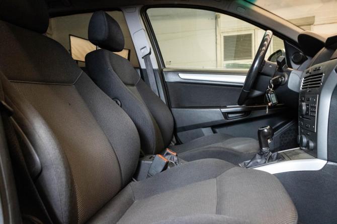 Opel Astra H Рестайлинг с пробегом 2012 года, цена 709 000 рублей, 209037 км, универсал, Автокод Объявления