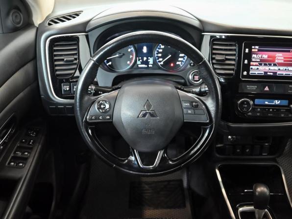 Mitsubishi Outlander III Рестайлинг 3 с пробегом 2018 года, цена 2 300 000 рублей, 102558 км, внедорожник, Автокод Объявления