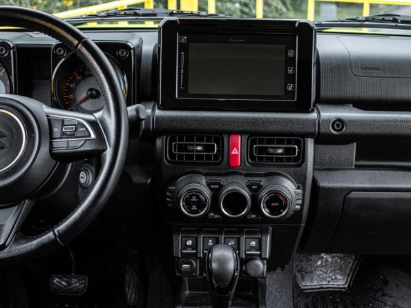 Suzuki Jimny IV с пробегом 2021 года, цена 3 199 000 рублей, 35000 км, внедорожник, Автокод Объявления