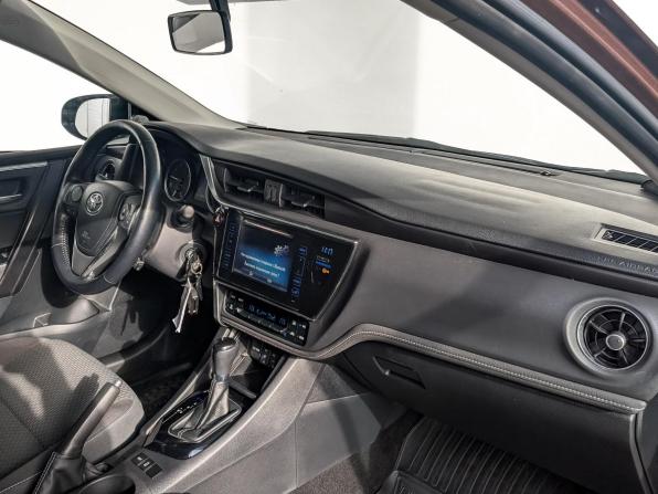 Toyota Corolla XI (E160 E170 E180) Рестайлинг 1 с пробегом 2018 года, цена 1 750 000 рублей, 107942 км, седан, Автокод Объявления