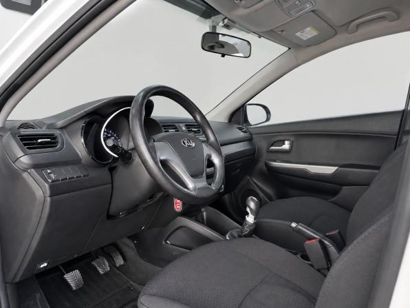 Kia Rio III Рестайлинг с пробегом 2016 года, цена 1 019 000 рублей, 104600 км, хэтчбек, Автокод Объявления