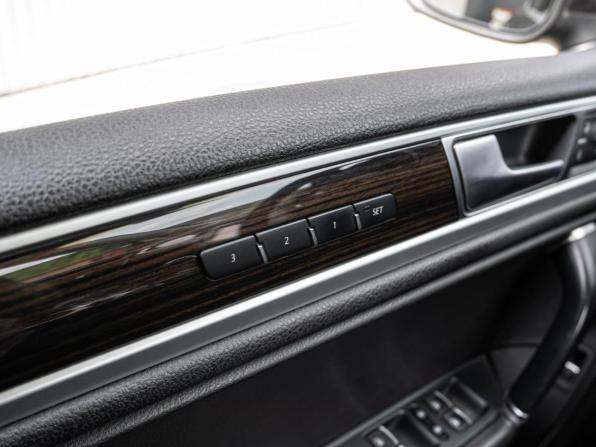 Volkswagen Touareg II Рестайлинг с пробегом 2015 года, цена 2 480 000 рублей, 238346 км, внедорожник, Автокод Объявления