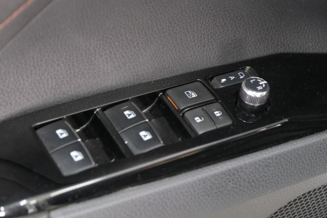 Toyota Camry VIII (XV70) с пробегом 2019 года, цена 2 459 000 рублей, 135500 км, седан, Автокод Объявления