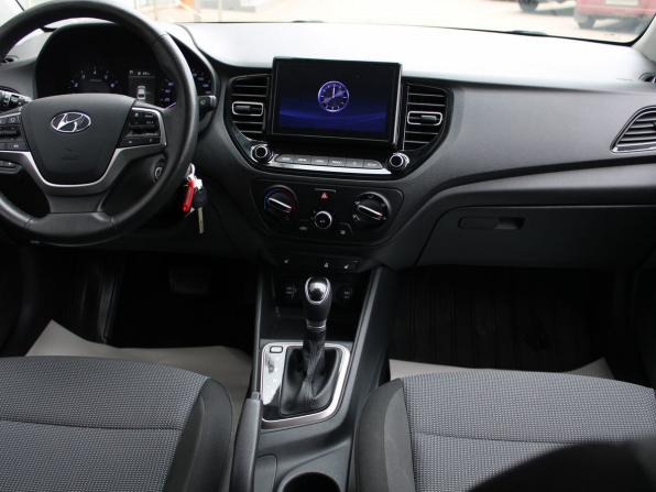 Hyundai Solaris II Рестайлинг с пробегом 2021 года, цена 1 410 864 рубля, 120562 км, седан, Автокод Объявления