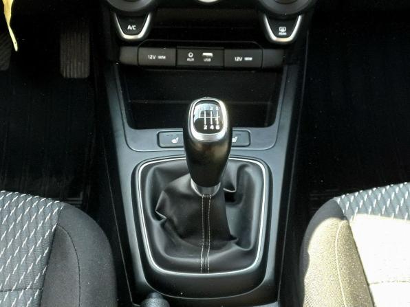 Kia Rio IV с пробегом 2018 года, цена 1 389 000 рублей, 41595 км, хэтчбек, Автокод Объявления