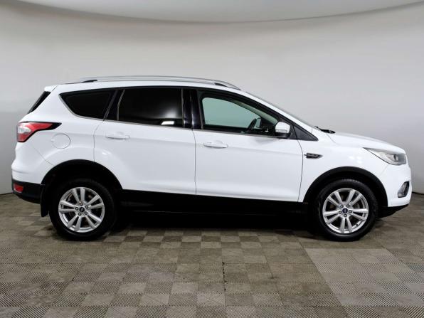 Ford Kuga II Рестайлинг с пробегом 2018 года, цена 1 675 000 рублей, 117958 км, внедорожник, Автокод Объявления