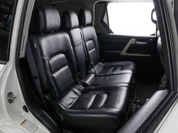Toyota Land Cruiser 200 Series Рестайлинг 2 с пробегом 2016 года, цена 6 399 000 рублей, 275453 км, внедорожник, Автокод Объявления
