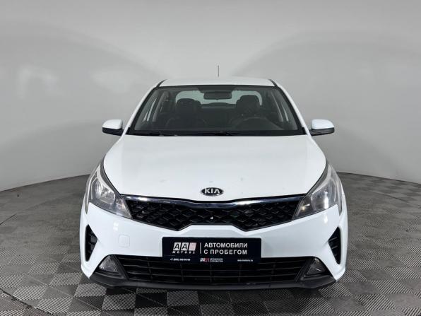 Kia Rio IV Рестайлинг с пробегом 2020 года, цена 799 000 рублей, 130593 км, седан, Автокод Объявления