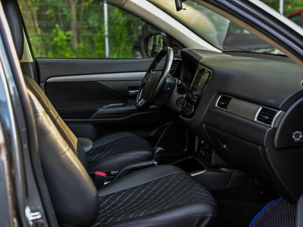 Mitsubishi Outlander III Рестайлинг 2 с пробегом 2018 года, цена 1 550 000 рублей, 220792 км, внедорожник, Автокод Объявления