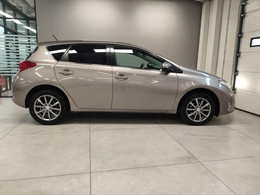 Toyota Auris II Санкт-Петербург  - изображение 6