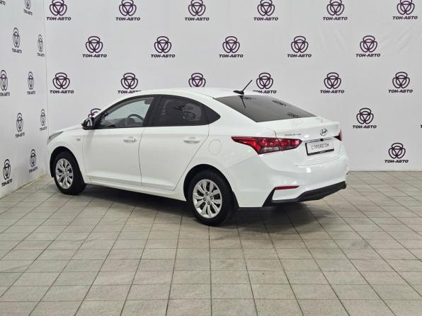 Hyundai Solaris II с пробегом 2018 года, цена 1 061 000 рублей, 163794 км, седан, Автокод Объявления