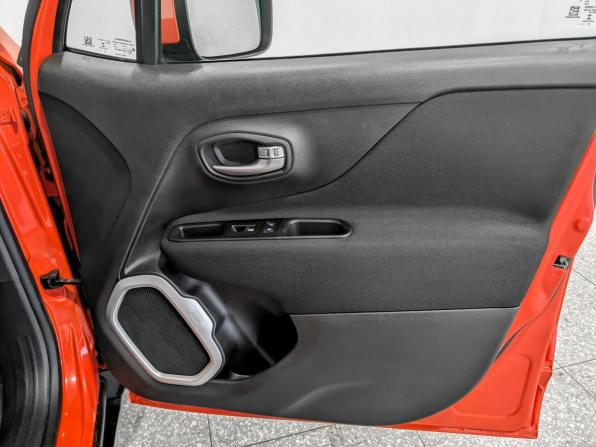 Jeep Renegade I Рестайлинг с пробегом 2019 года, цена 1 765 000 рублей, 107735 км, внедорожник, Автокод Объявления