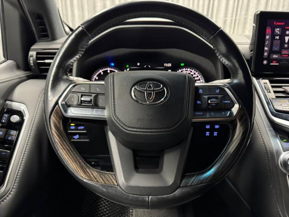 Toyota Land Cruiser 300 Series с пробегом 2022 года, цена 10 500 000 рублей, 64826 км, внедорожник, Автокод Объявления