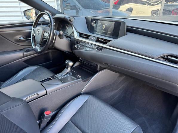 Lexus ES VII с пробегом 2020 года, цена 3 890 000 рублей, 73093 км, седан, Автокод Объявления