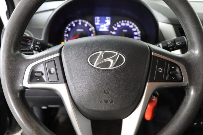Hyundai Solaris I Рестайлинг с пробегом 2014 года, цена 769 990 рублей, 124862 км, хэтчбек, Автокод Объявления