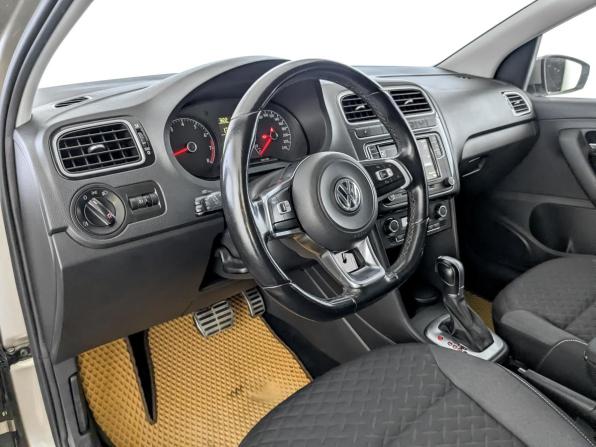 Volkswagen Polo V Рестайлинг с пробегом 2018 года, цена 1 170 000 рублей, 129355 км, седан, Автокод Объявления