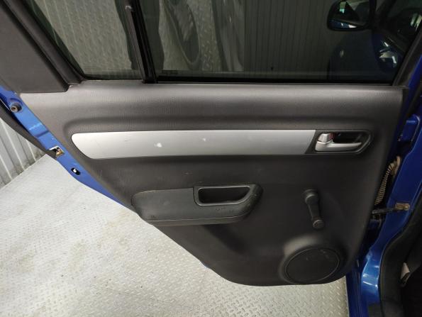Suzuki Swift III с пробегом 2006 года, цена 395 000 рублей, 196017 км, хэтчбек, Автокод Объявления