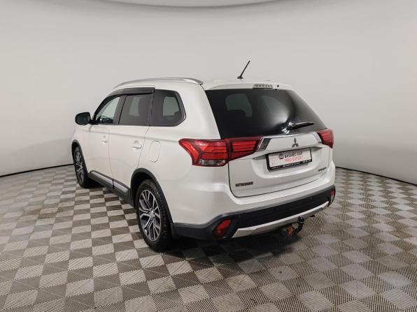 Mitsubishi Outlander III Рестайлинг 2 с пробегом 2015 года, цена 1 729 000 рублей, 174935 км, внедорожник, Автокод Объявления