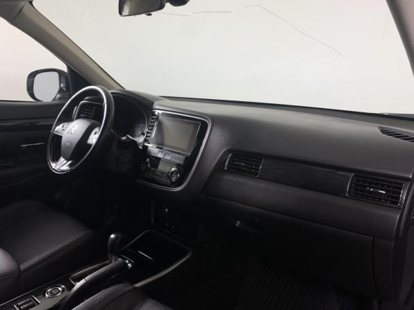 Mitsubishi Outlander III Рестайлинг 2 с пробегом 2018 года, цена 2 099 000 рублей, 100000 км, внедорожник, Автокод Объявления