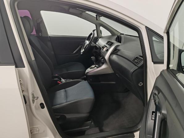 Toyota Verso I Рестайлинг с пробегом 2013 года, цена 1 209 000 рублей, 177950 км, компактвэн, Автокод Объявления