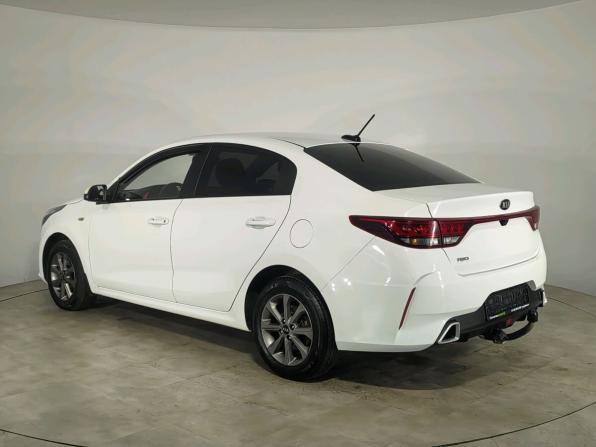 Kia Rio IV Рестайлинг с пробегом 2020 года, цена 1 315 000 рублей, 153936 км, седан, Автокод Объявления