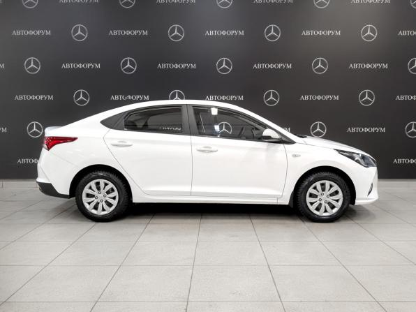 Hyundai Solaris II Рестайлинг с пробегом 2022 года, цена 1 615 000 рублей, 71375 км, седан, Автокод Объявления