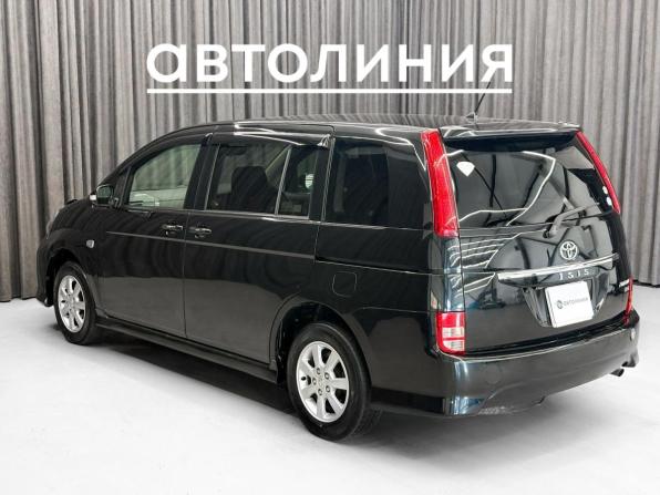 Toyota ISis I Рестайлинг с пробегом 2011 года, цена 1 220 000 рублей, 151000 км, минивэн, Автокод Объявления