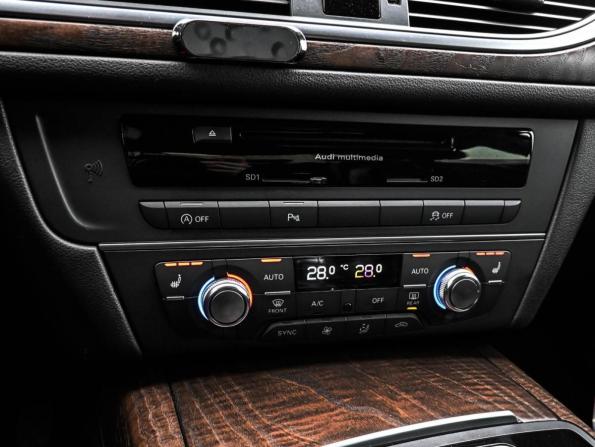 Audi A6 IV (C7) Рестайлинг с пробегом 2015 года, цена 1 794 000 рублей, 235562 км, седан, Автокод Объявления