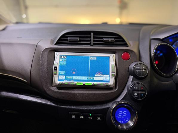 Honda Fit Shuttle I с пробегом 2011 года, цена 899 000 рублей, 215867 км, универсал, Автокод Объявления