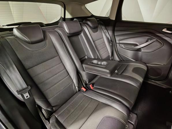 Ford Kuga II с пробегом 2014 года, цена 947 000 рублей, 240480 км, внедорожник, Автокод Объявления