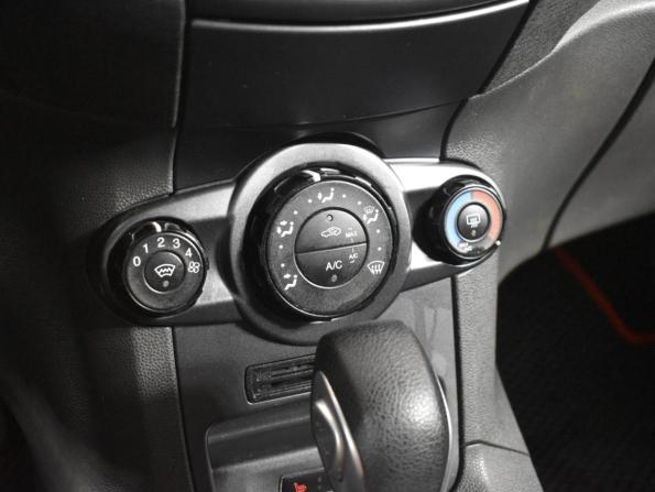 Ford Fiesta Mk6 Рестайлинг с пробегом 2015 года, цена 649 900 рублей, 148805 км, хэтчбек, Автокод Объявления