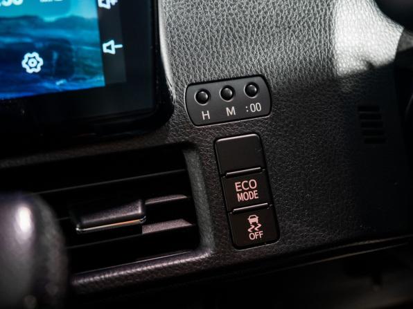Toyota Voxy III (R80) с пробегом 2016 года, цена 1 815 000 рублей, 179660 км, минивэн, Автокод Объявления