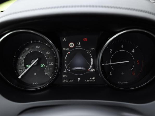 Jaguar E-Pace I с пробегом 2018 года, цена 2 599 000 рублей, 95000 км, внедорожник, Автокод Объявления