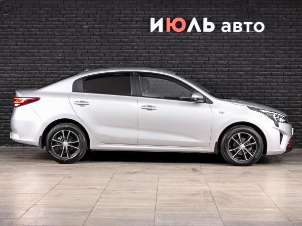 Kia Rio IV Рестайлинг с пробегом 2021 года, цена 1 950 000 рублей, 21393 км, седан, Автокод Объявления