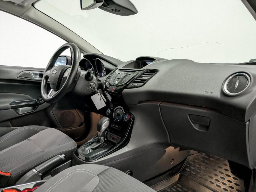 Ford Fiesta Mk6 Рестайлинг Санкт-Петербург  - изображение 11